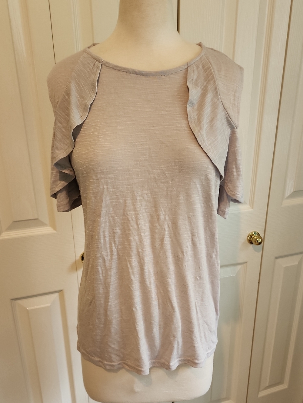 Women's Gray Ruffle Sleeve Top